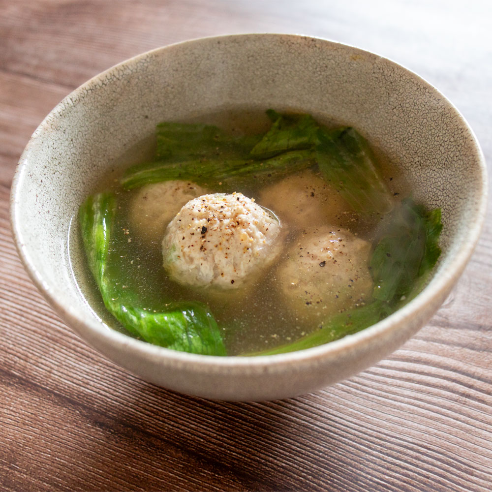 生姜鶏だんごとレタスのスープ