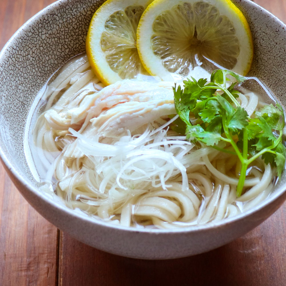 鶏とレモンの冷やし玄米ラーメン